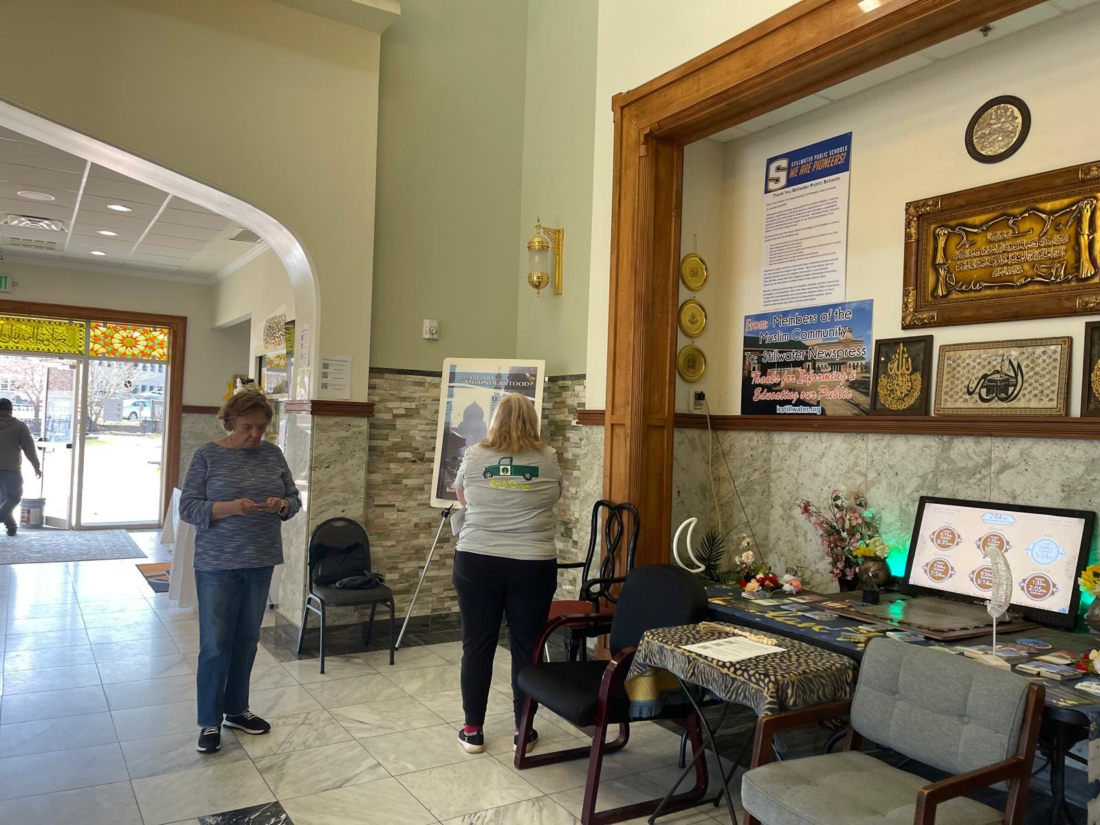 Group photo at Islamic Center entrance
